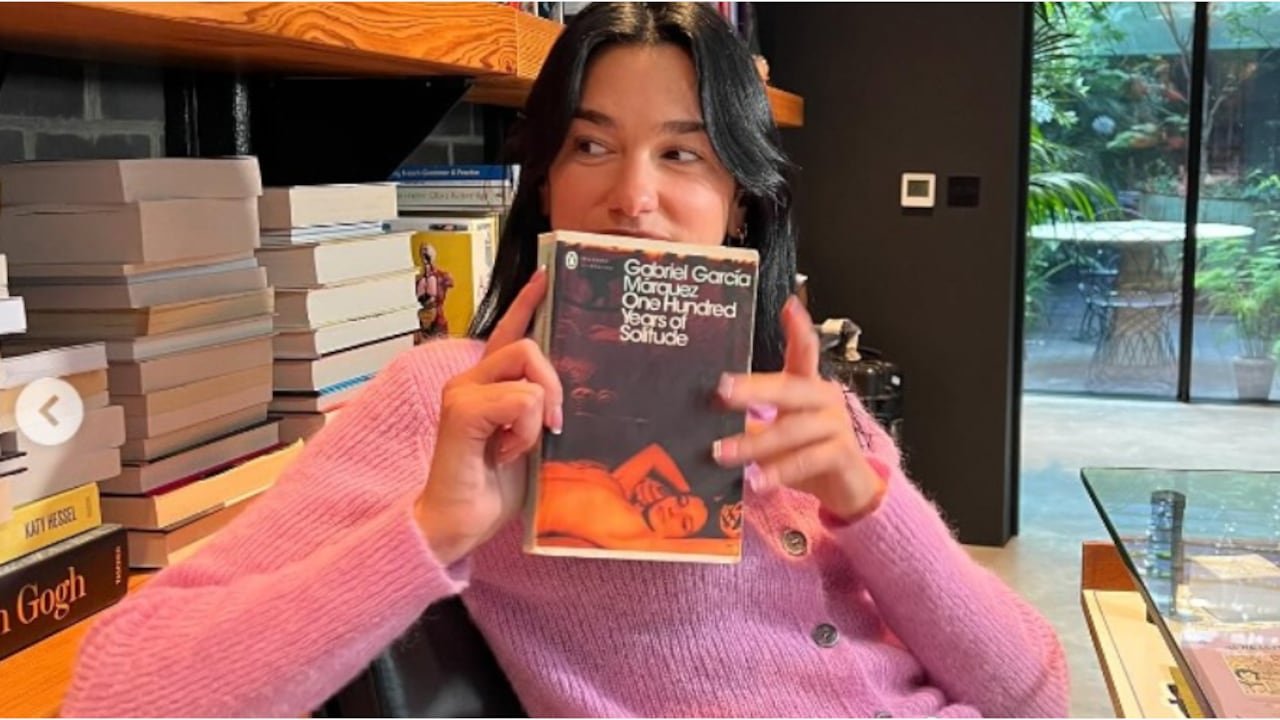 Dua Lipa llevó Cien años de soledad a lectores globales