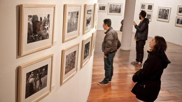 Exposición Fotográfica «Cuando la Tinta Seca» del fotógrafo Malcom Linton