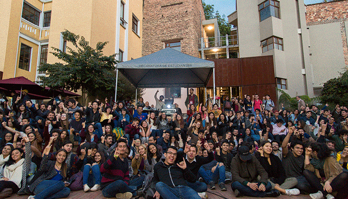 Próximo 17 mayo BOGOSHORTS bajo la luna