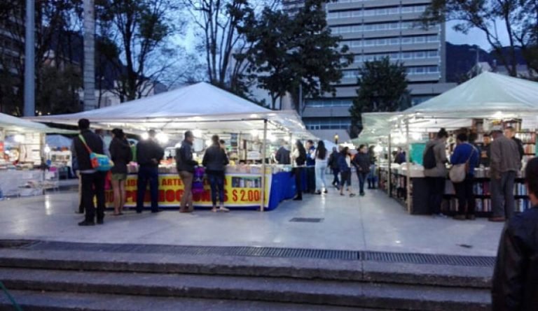 Comienza la Feria del Libro en la plazoleta del Rosario