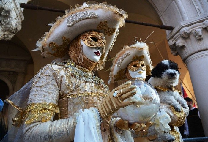II Congreso Nacional e Internacional Voces de Carnaval: Entre Máscaras y Disfraces