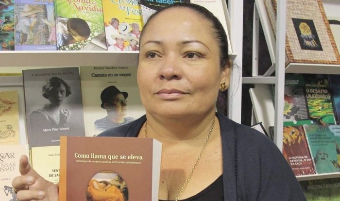 Monteriana Ela Cuavas, primera mujer en ganar Premio Nacional de Poesía 