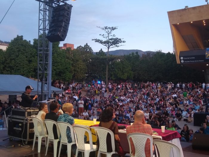 Convocatoria para participar en el 30º Festival Internacional de poesía de Medellín