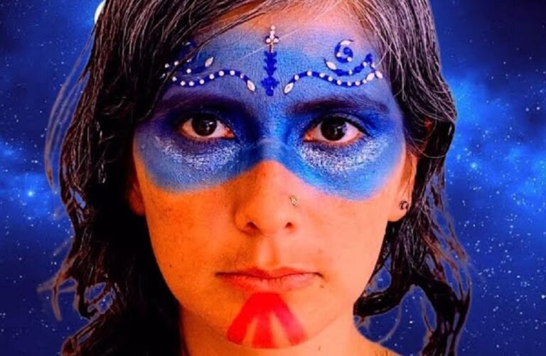 Escucha «Noche» de la cantautora Maria Chandali