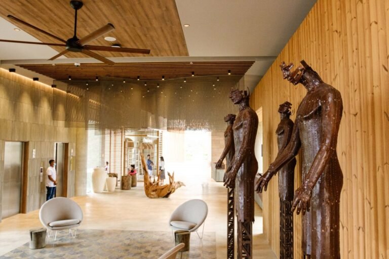 Ágora, la obra nómada que encontró hogar en Sofitel Barú