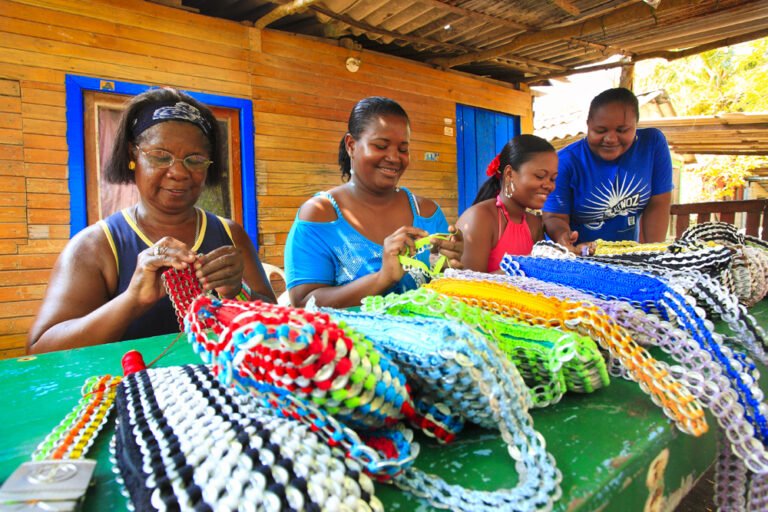 Premian 9 iniciativas sociales ganadoras del concurso «Sueños que Brillan»