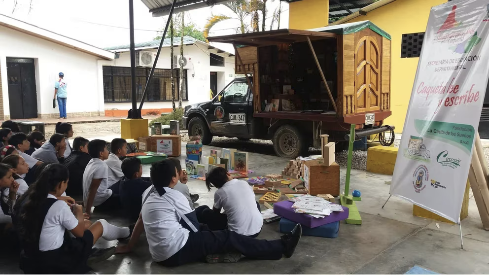 Conozca la historia de la ‘Casita de los Sueños’, una biblioteca itinerante para la transformación