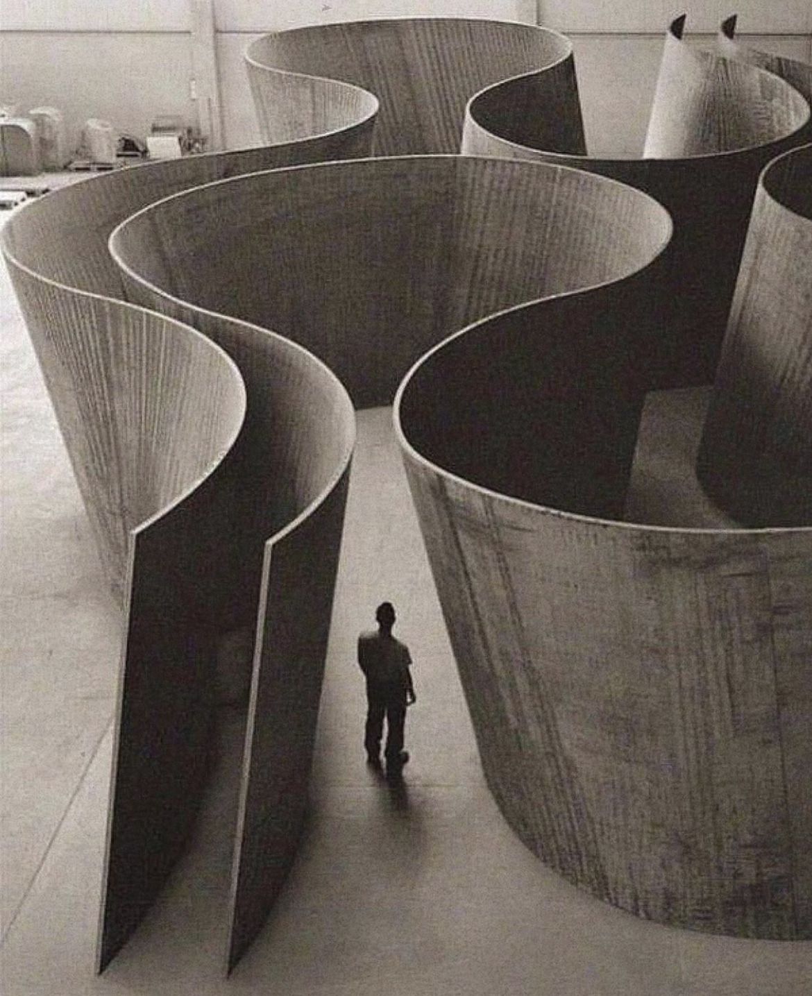 El mundo del arte lamenta la pérdida de Richard Serra, ícono del minimalismo escultórico