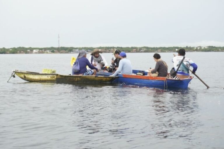 Los pescadores artesanales de la Ciénaga de la Caimanera, en Sucre, protagonizan el documental ‘Cuentos de pesca’