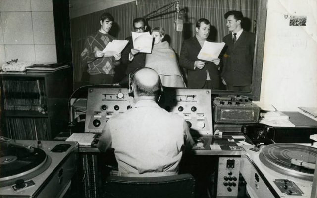 Primeras emisiones de radionovelas literarias en Estados Unidos: de la era dorada al podcast literario