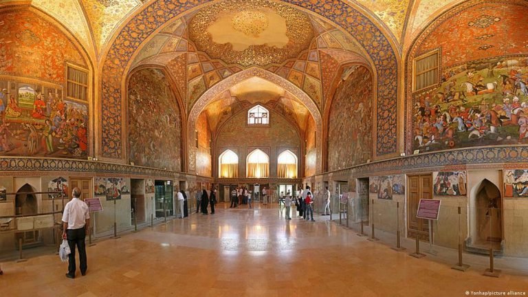 El salat: una práctica de fe que ilumina la diversidad y el respeto cultural